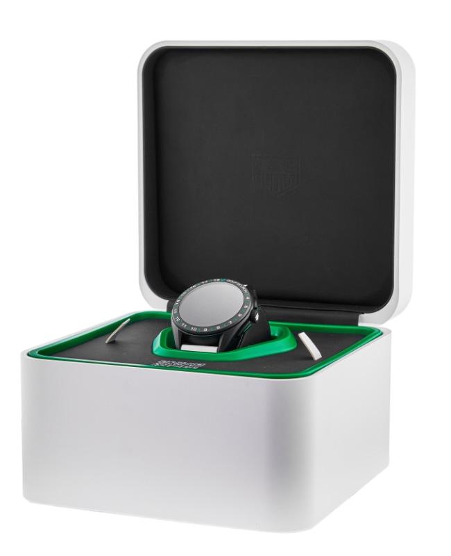 TAG Heuer Tag Heuer Connected Calibre E4 - 45mm Special Edition Golf Digital Dial Rubber Strap with Additional Strap and Balls Men's Watch SBR8A81.EB0251