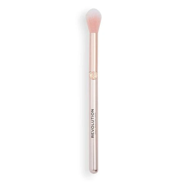 Makeup Revolution Makeup Revolution Create Fluffy Highlighter Brush R5 1