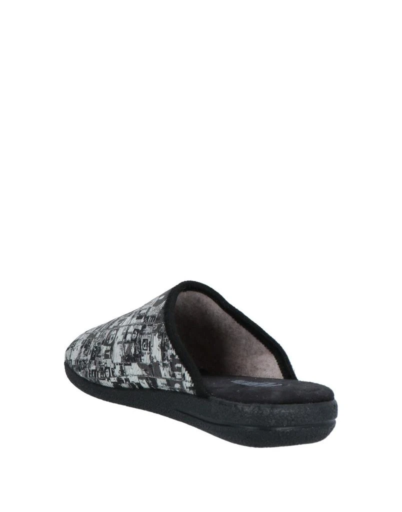 PLANTAS® Footwear 3