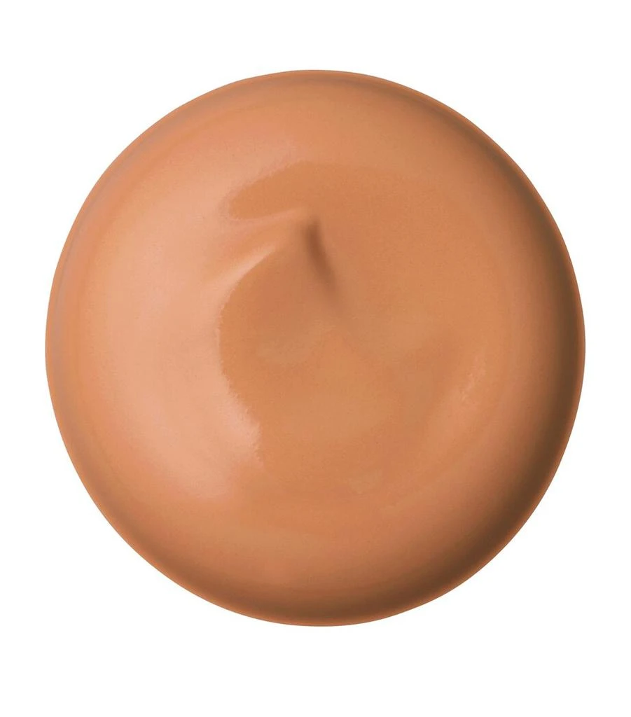 Cle de Peau Radiant Cream Foundation 2
