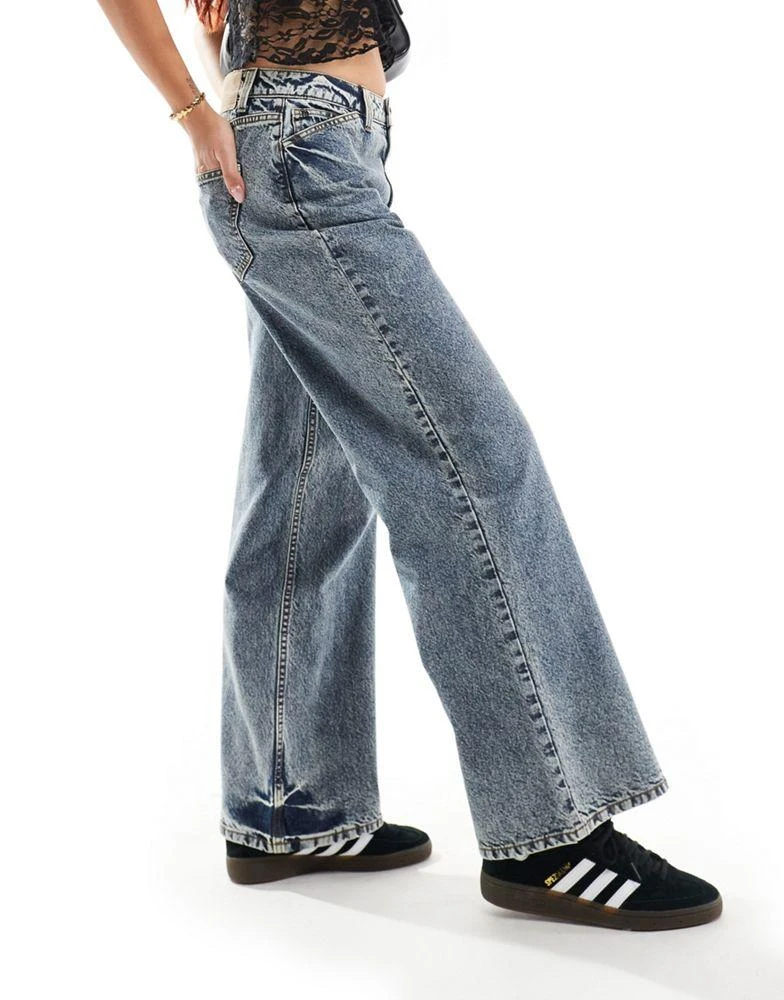 Reclaimed Vintage Reclaimed Vintage 00s low rise jean in blue acid wash 2
