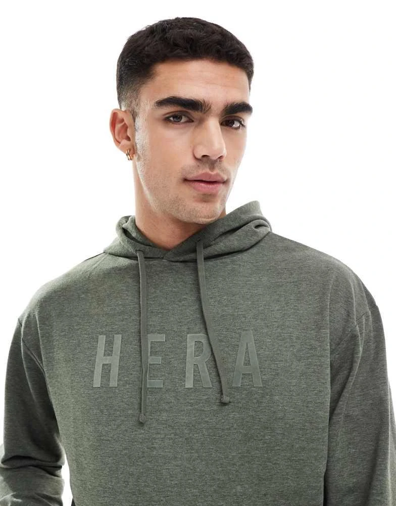 HERA Hera focus hoodie in khaki 3