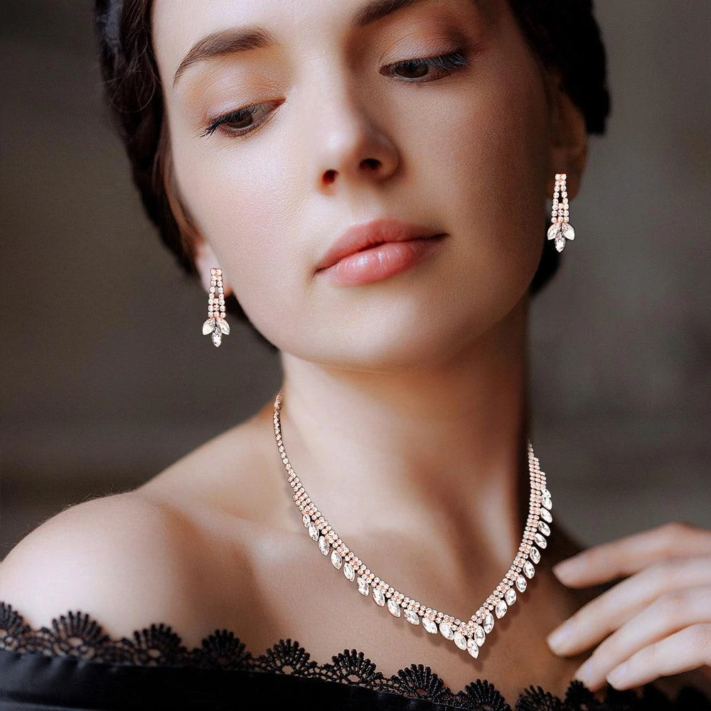 FASHNZFAB Christal Rhinestone Pave Necklace