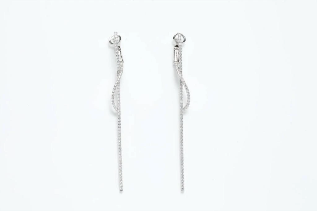 Avenue Chic Avenue Chic - Women
s Infinity Long Bar Earrings