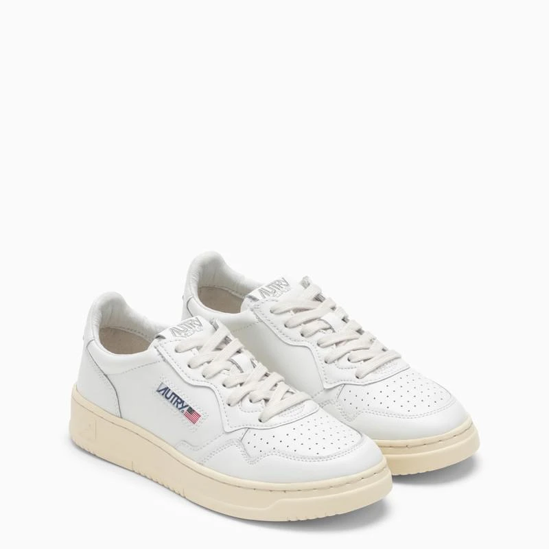 AUTRY White leather Medalist sneakers 2