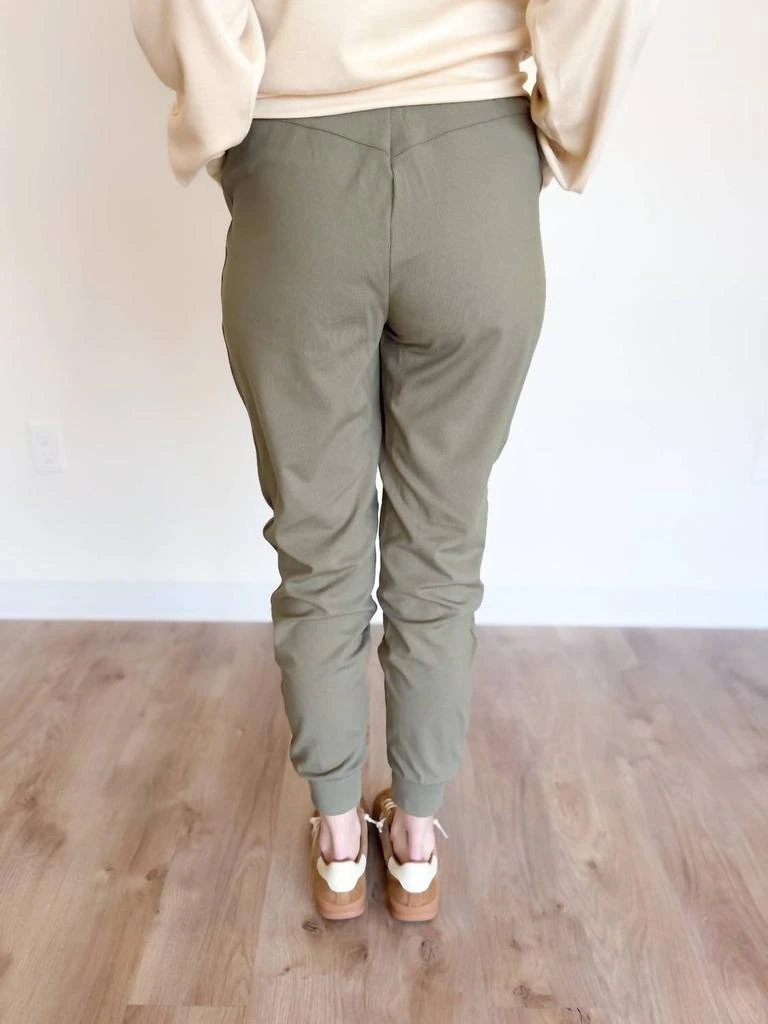Thread 
Supply Thread 
Supply - Alena Travel Joggers 2