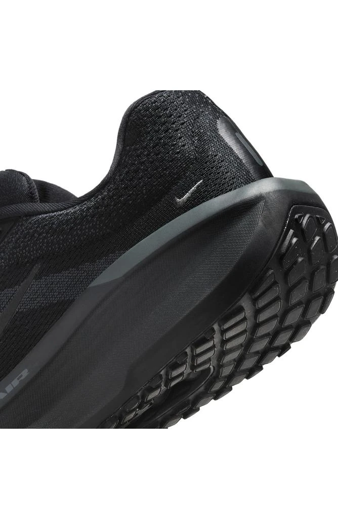 NIKE Air Winflo 11 Running Shoe 8