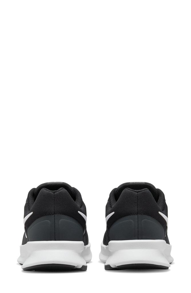 NIKE Run Swift 3 Running Shoe