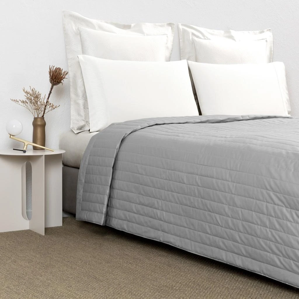 Frette Vertical Light Quilt 1