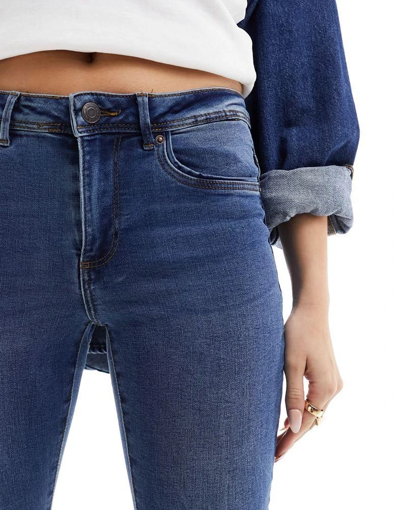 VERO MODA Vero Moda Tanya mid rise skinny jeans in medium blue wash 4