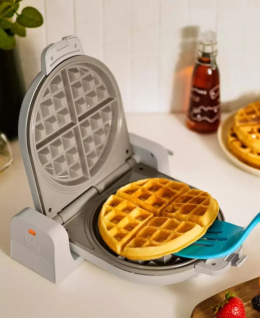 Bella Flip & Store Waffle Maker 3