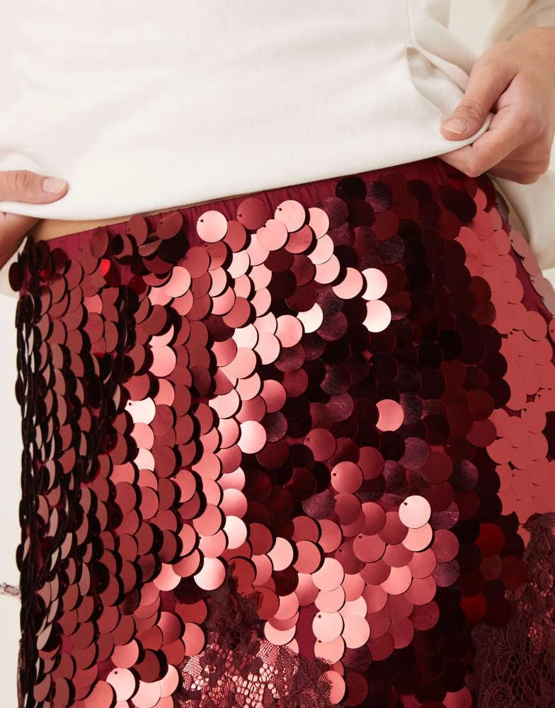 Never Fully Dressed Never Fully Dressed Maeva mini skirt in large sequin in burgundy with lace trim - Dresses & Skirts - Free Shipping - BeyondStyle Never Fully Dressed Never Fully Dressed Maeva mini skirt in large sequin in burgundy with lace trim - Dresses & Skirts - Free Shipping - BeyondStyle