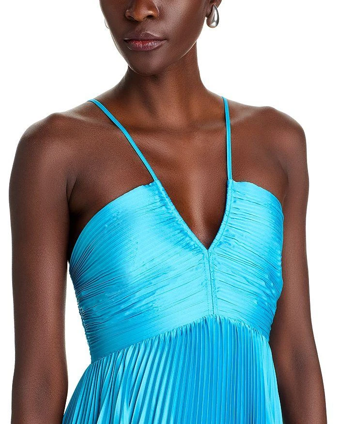 Likely Tino Gown 6