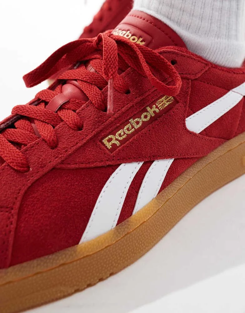 Reebok Reebok Club C Grounds suede trainers with gum sole in red 3