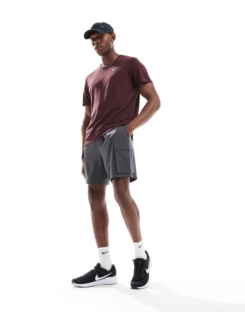 NIKE Nike Running Miler Dri-FIT t-shirt in burgundy 4
