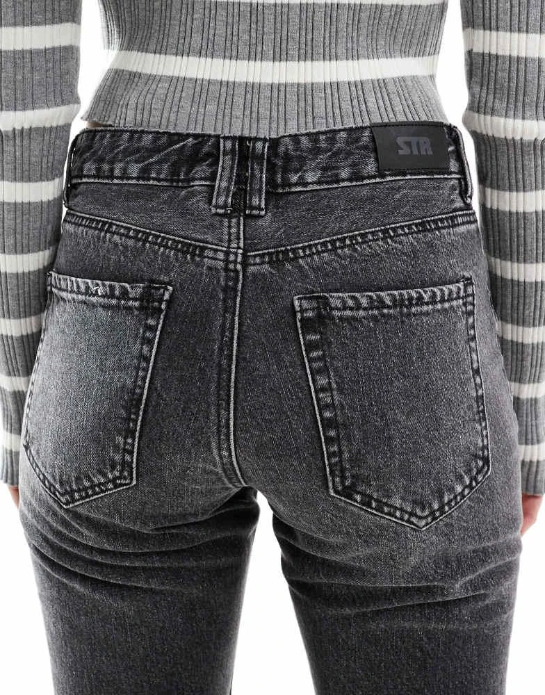 Stradivarius Stradivarius STR straight leg jean in washed black 4