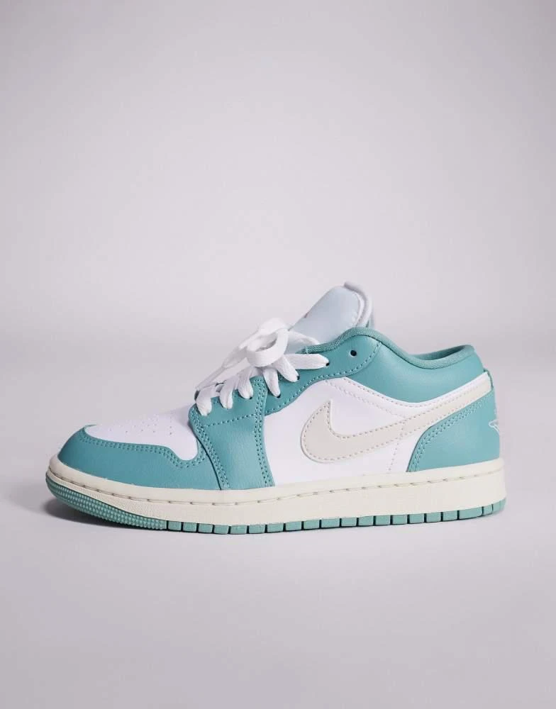 Jordan Nike Air Jordan 1 Low trainers in white and light blue 2