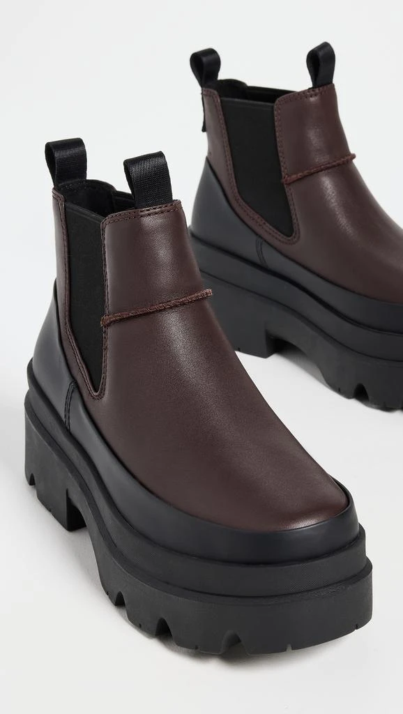 UGG Brisbane Chelsea Boots 3