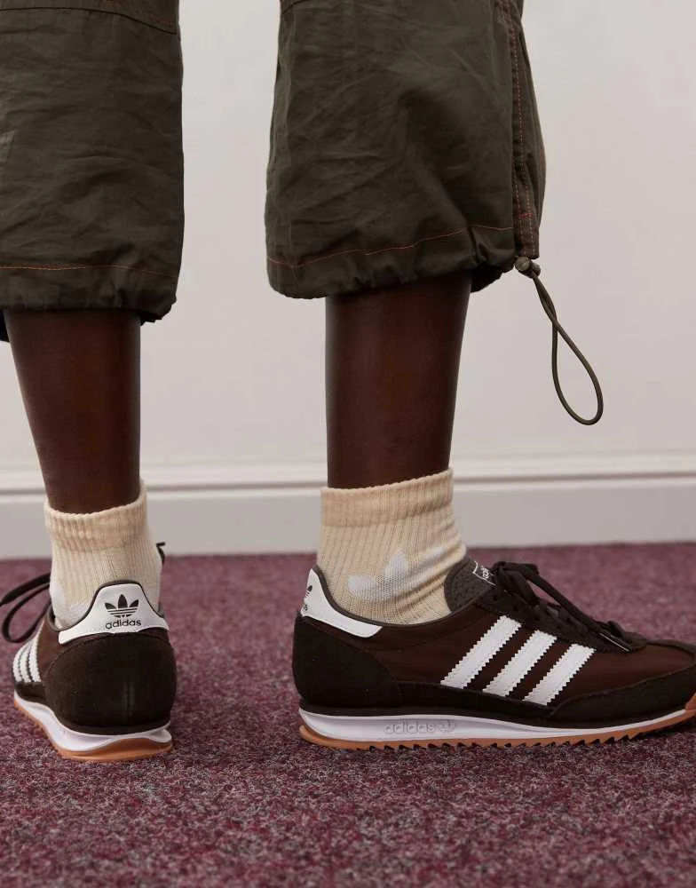 Adidas adidas Originals SL 72 OG trainers in brown and white 5