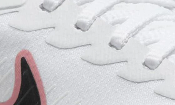 NIKE Air Max Nuaxis Sneaker 7