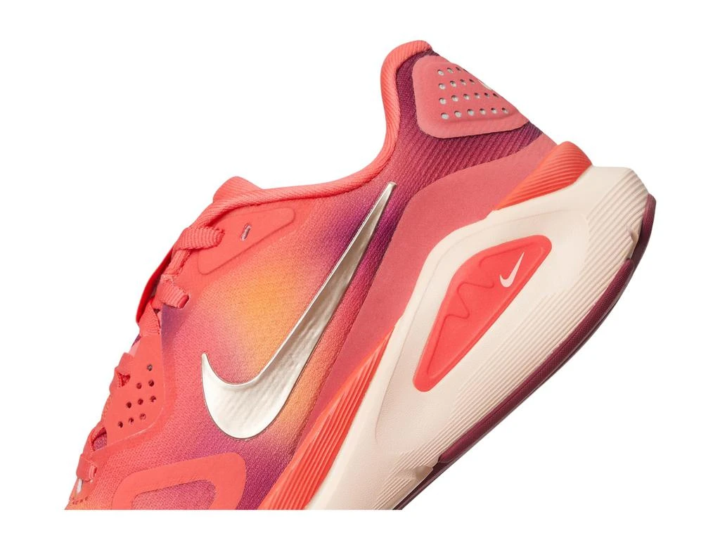NIKE Structure 26 Special Edition 6