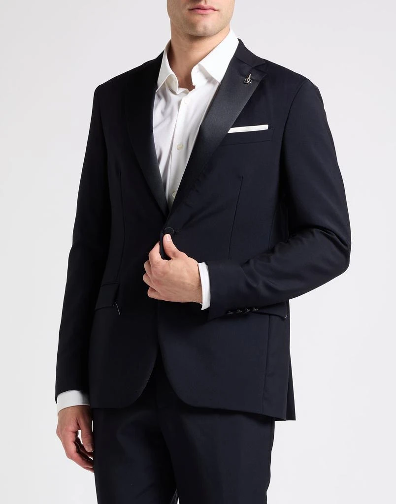 PAOLONI Suits 4
