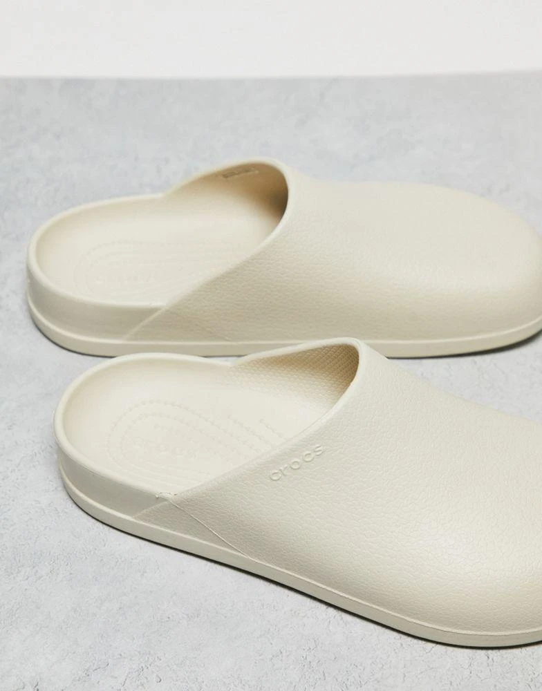 Crocs Crocs unisex dylan clogs in stucco beige 2