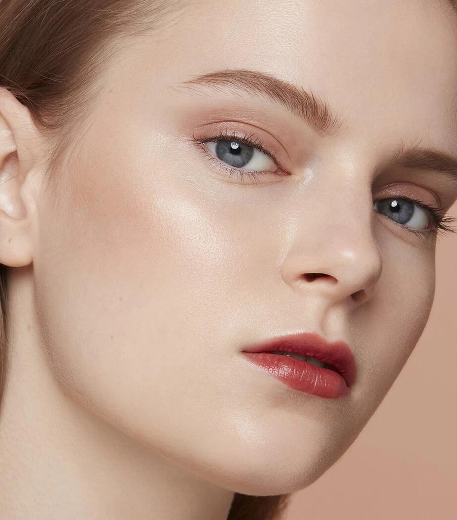 Cle de Peau The Luminizing Face Enhancer 4