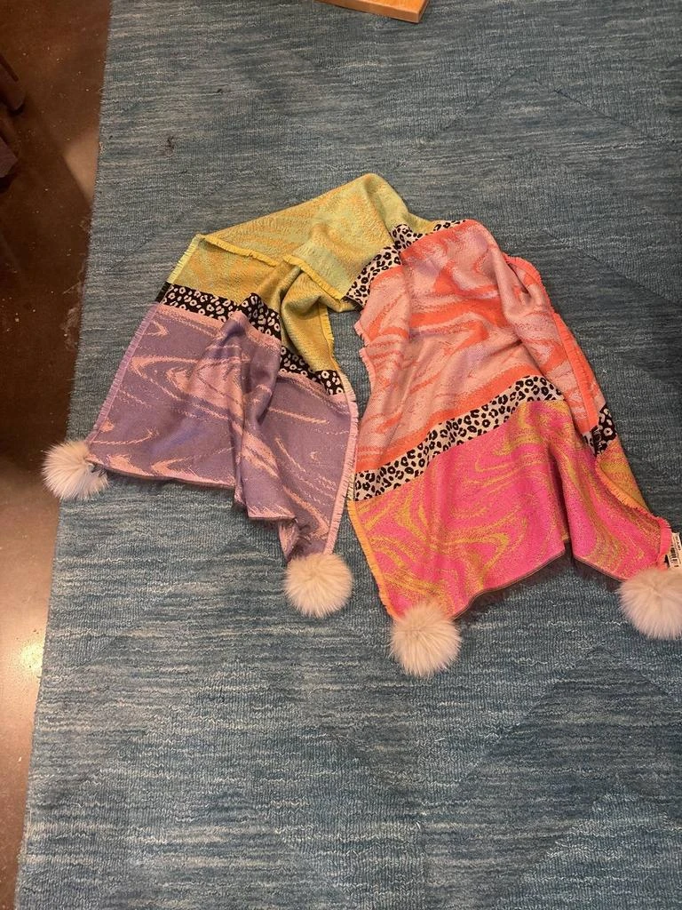 Mitchie
s Matchings Mitchie
S Matchings - woven scarf with swirl animal print design 2