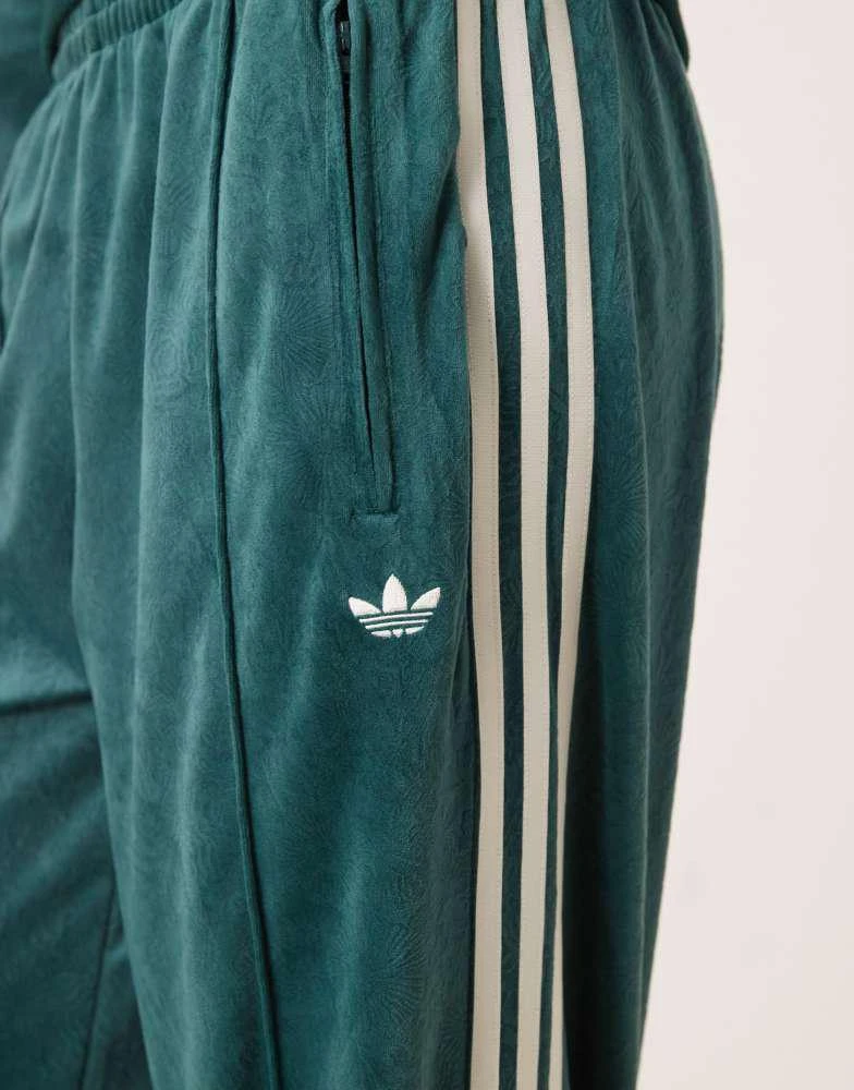 adidas gazelle silver green womens Adidas Womens Gazelle Indoor Shoes