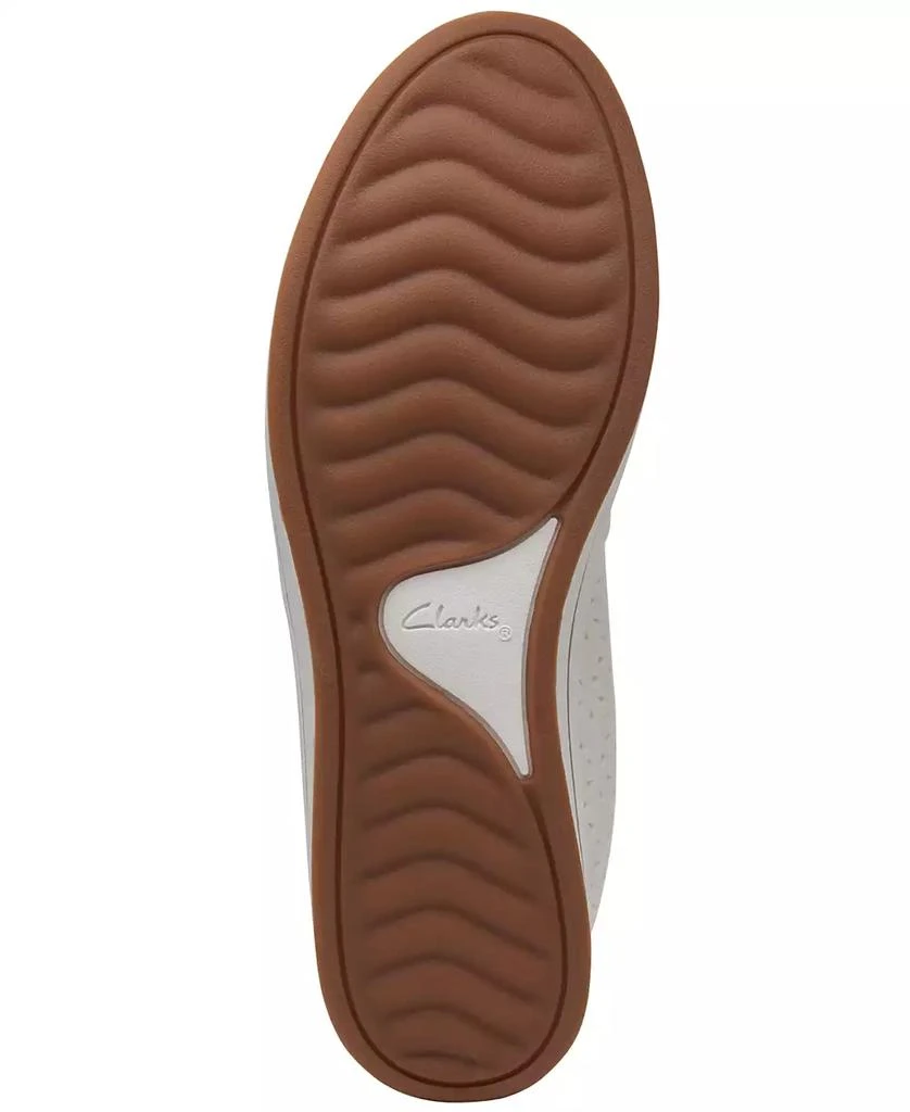 Clarks Women's Cloudsteppers Breeze Emily Perforated Loafer Flats 5
