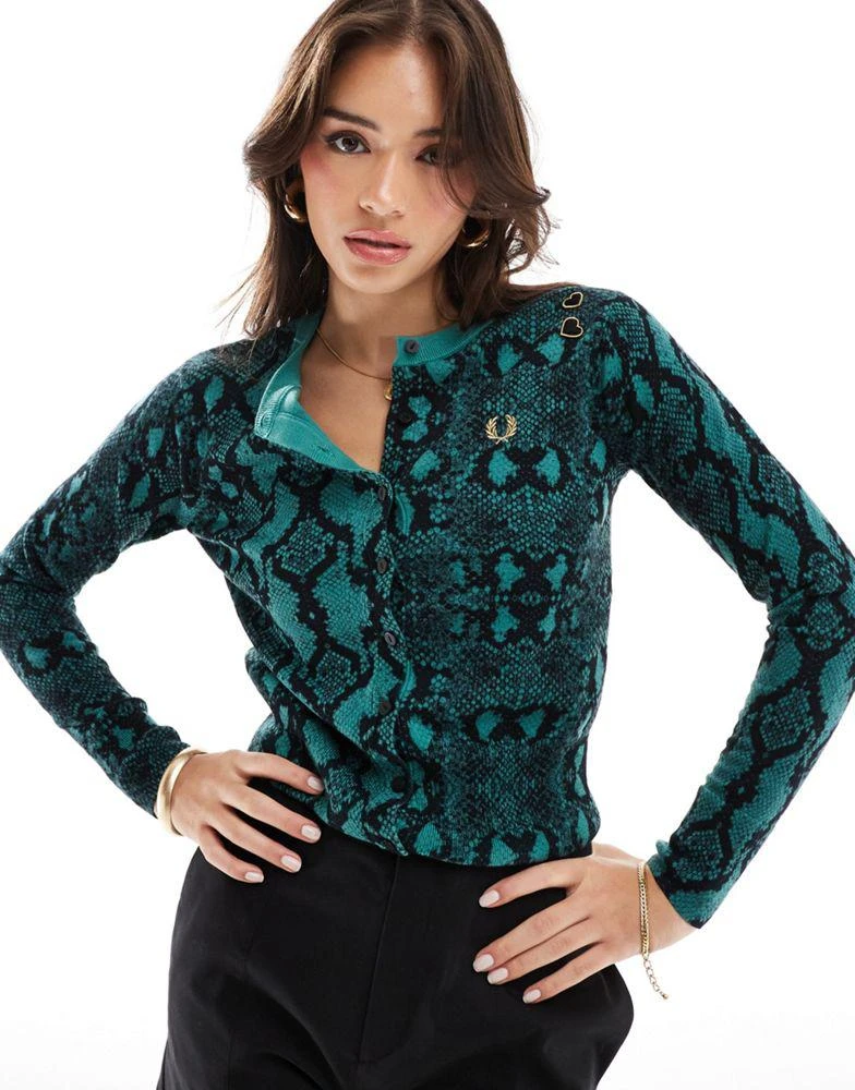 Fred Perry Fred Perry x Amy Winehouse long sleeve knitted jumper in green snakeskin 1