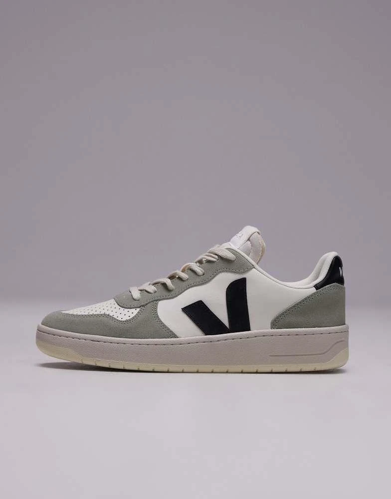 Veja VEJA V-10 trainer in pure black clay 2