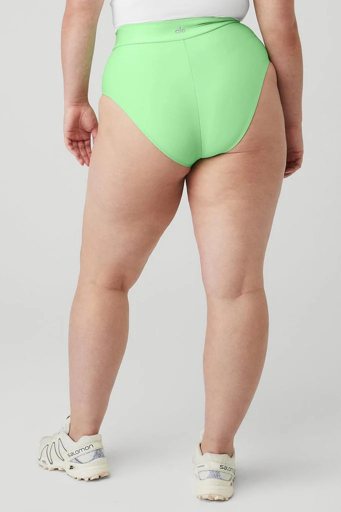 Alo Airlift Record-Breaker Boyshort - Ultramint 8