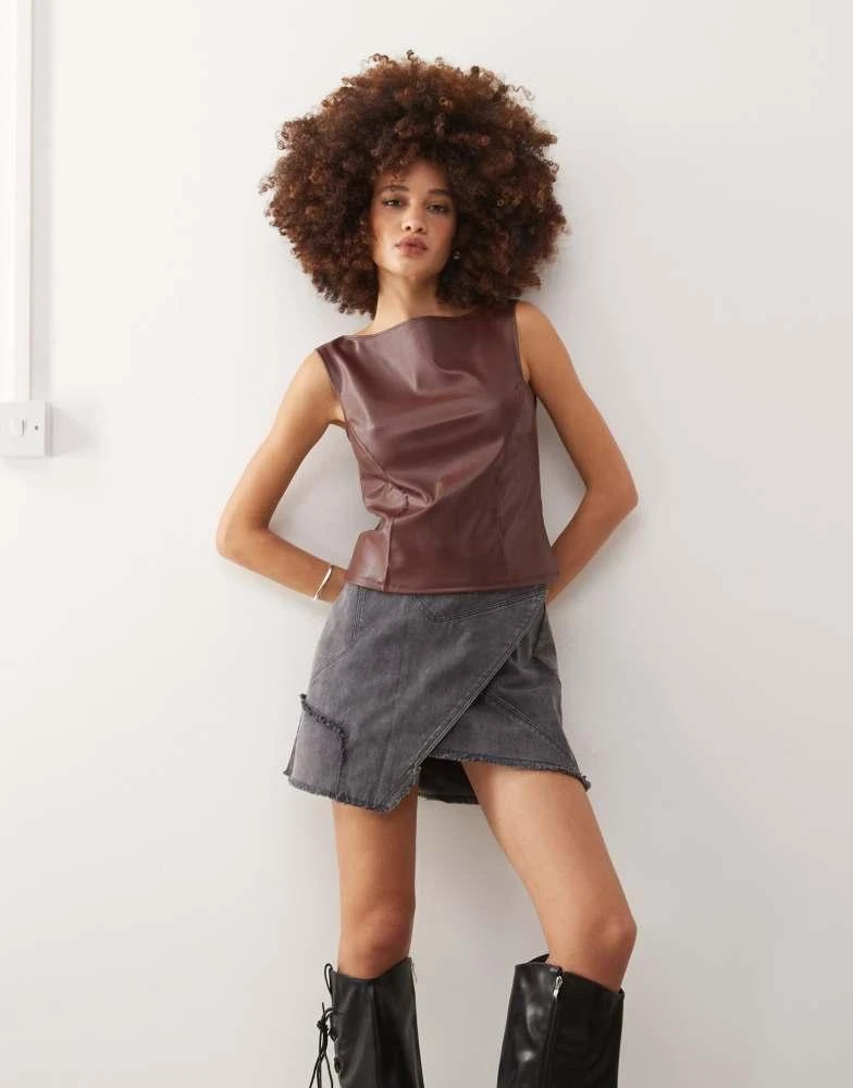 Reclaimed Vintage Reclaimed Vintage PU tank in burgundy 1