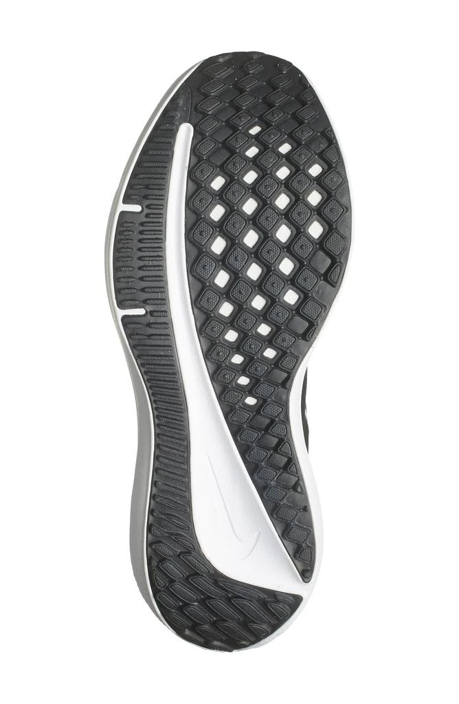 NIKE Air Winflo 10 Running Shoe 6