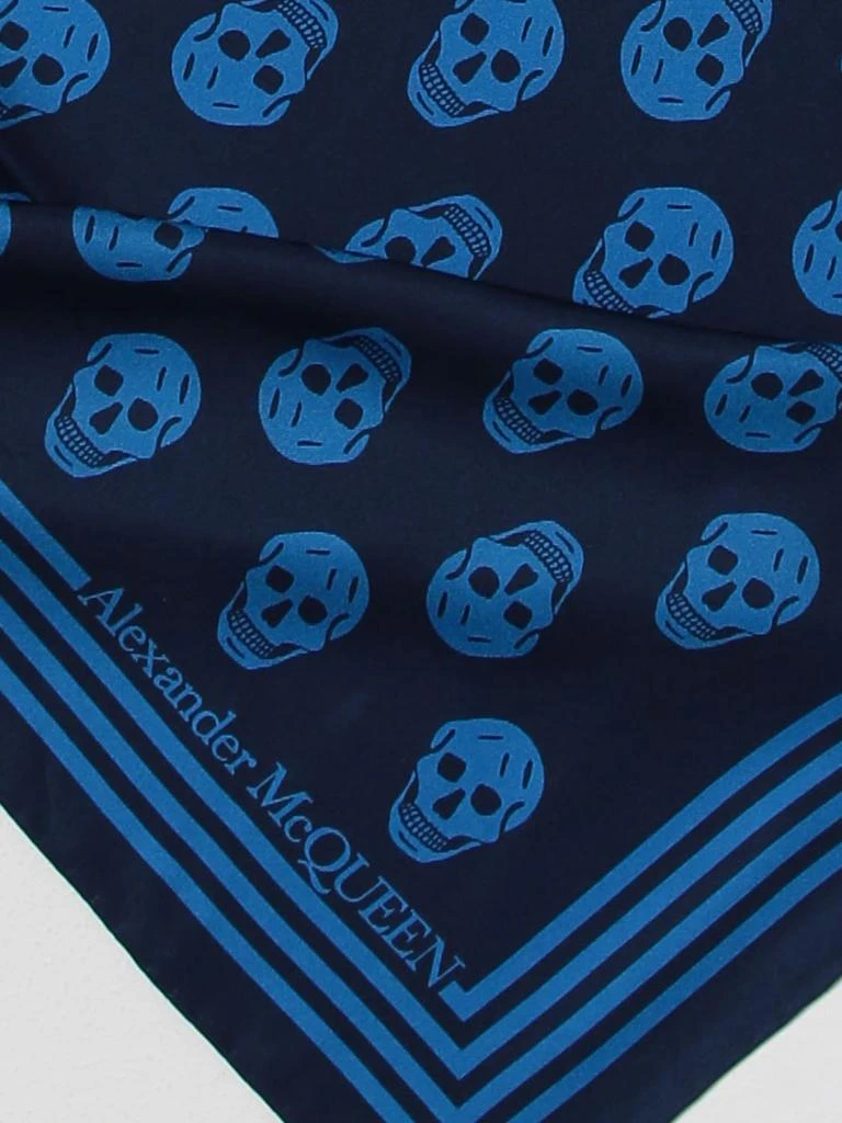 Alexander McQueen Alexander McQueen Biker scarf in silk with all over Skull 3