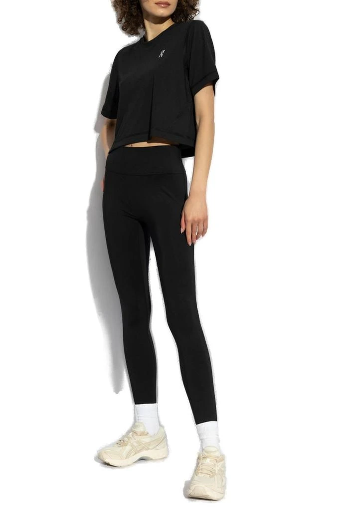 On On Running Logo-Printed Cropped Training T-Shirt 4