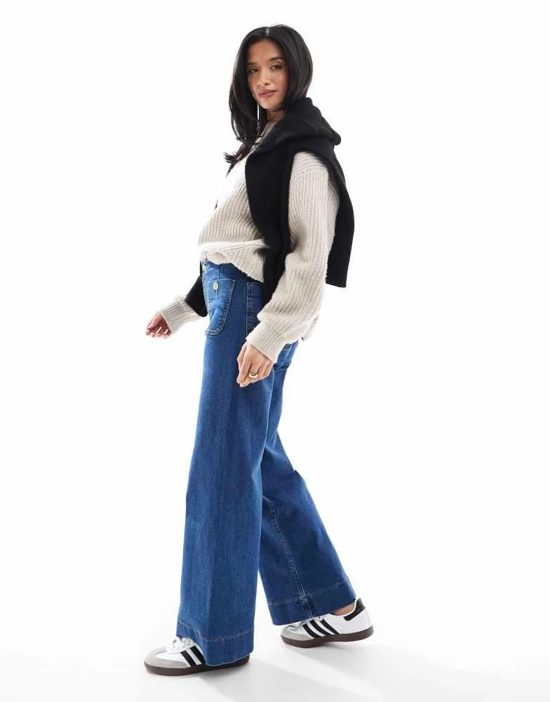 Stradivarius Stradivarius Petite D77 staight leg jean with button detail in dark wash 3