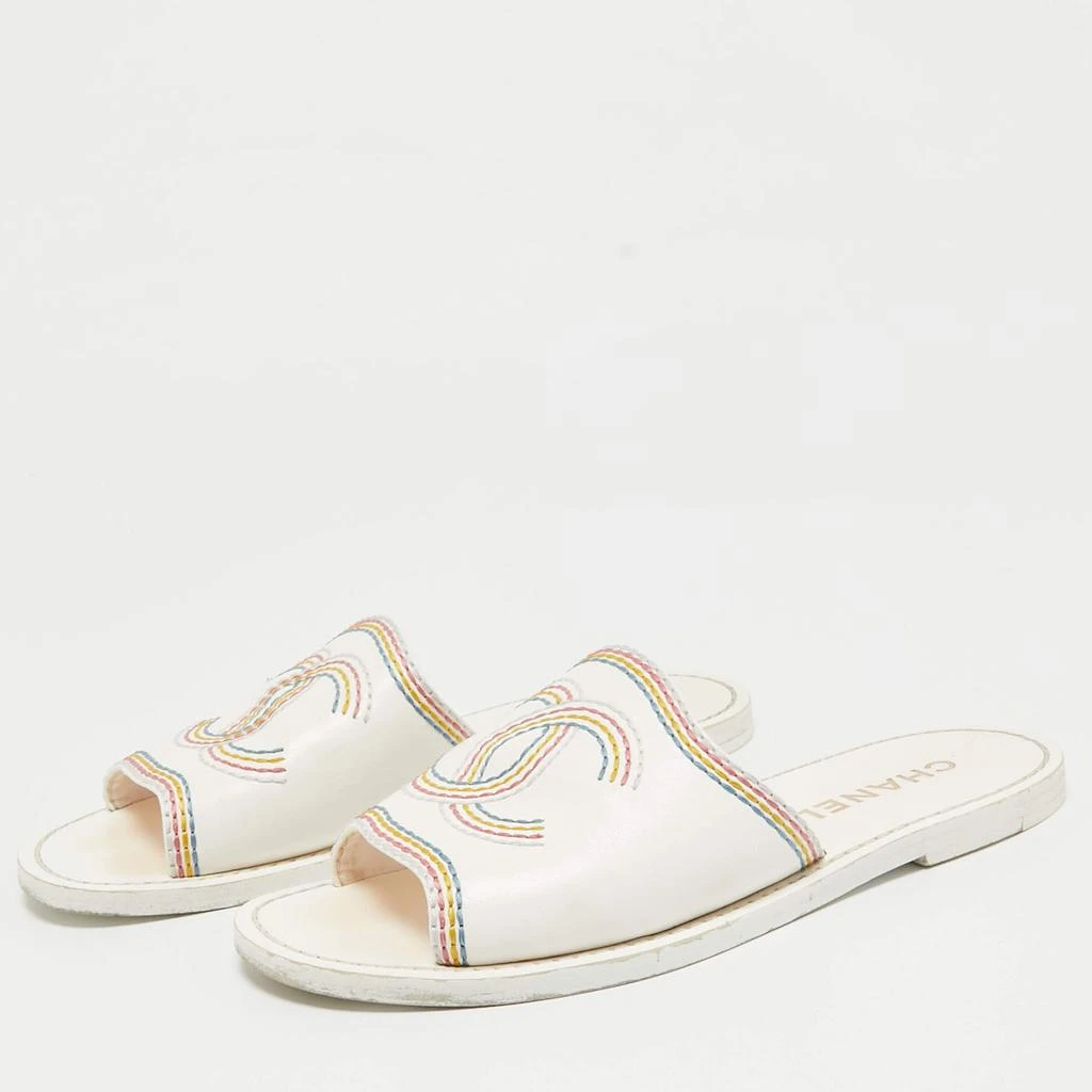 Chanel Chanel White Leather CC Logo Embroidered Flat Sandals Size 35 2