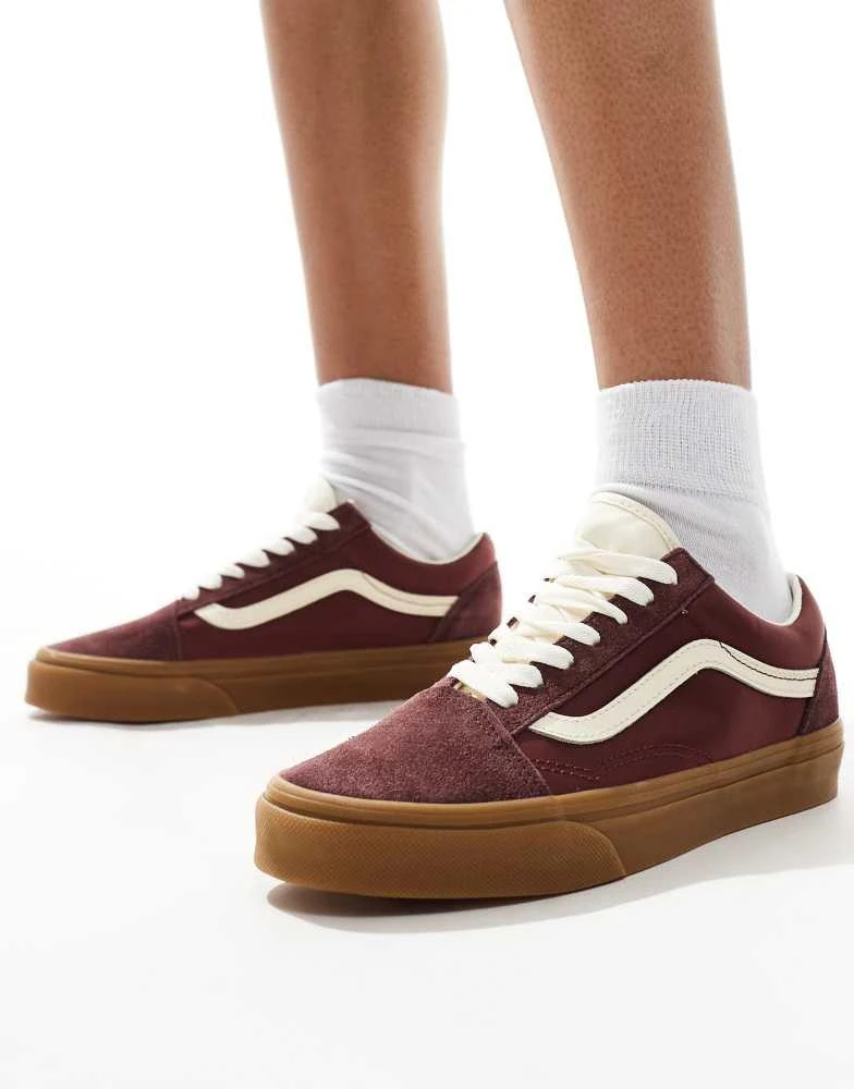 Vans Vans old skool trainers in burgundy with gum sole 1