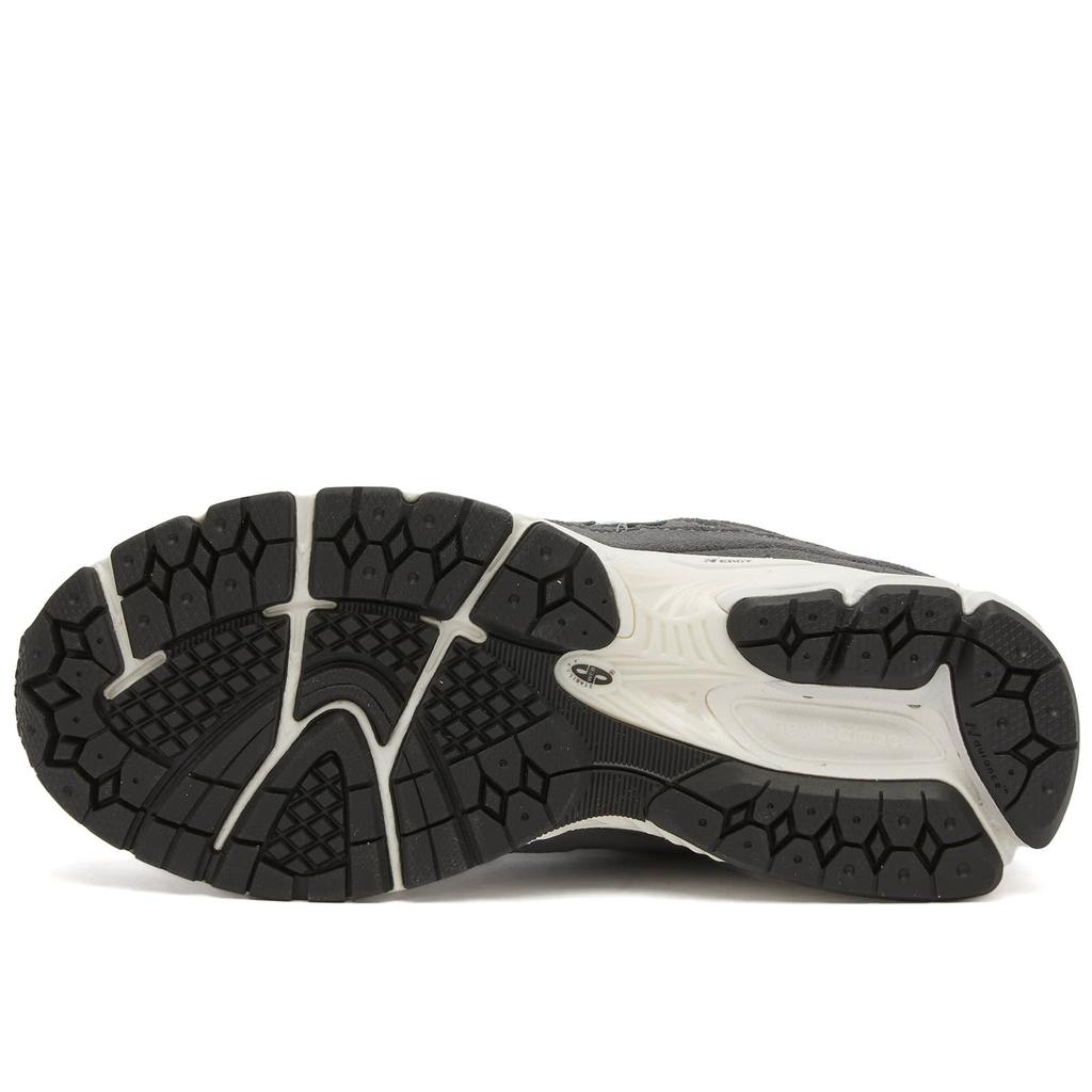New Balance New Balance M2002RFB - Sneakers - BeyondStyle