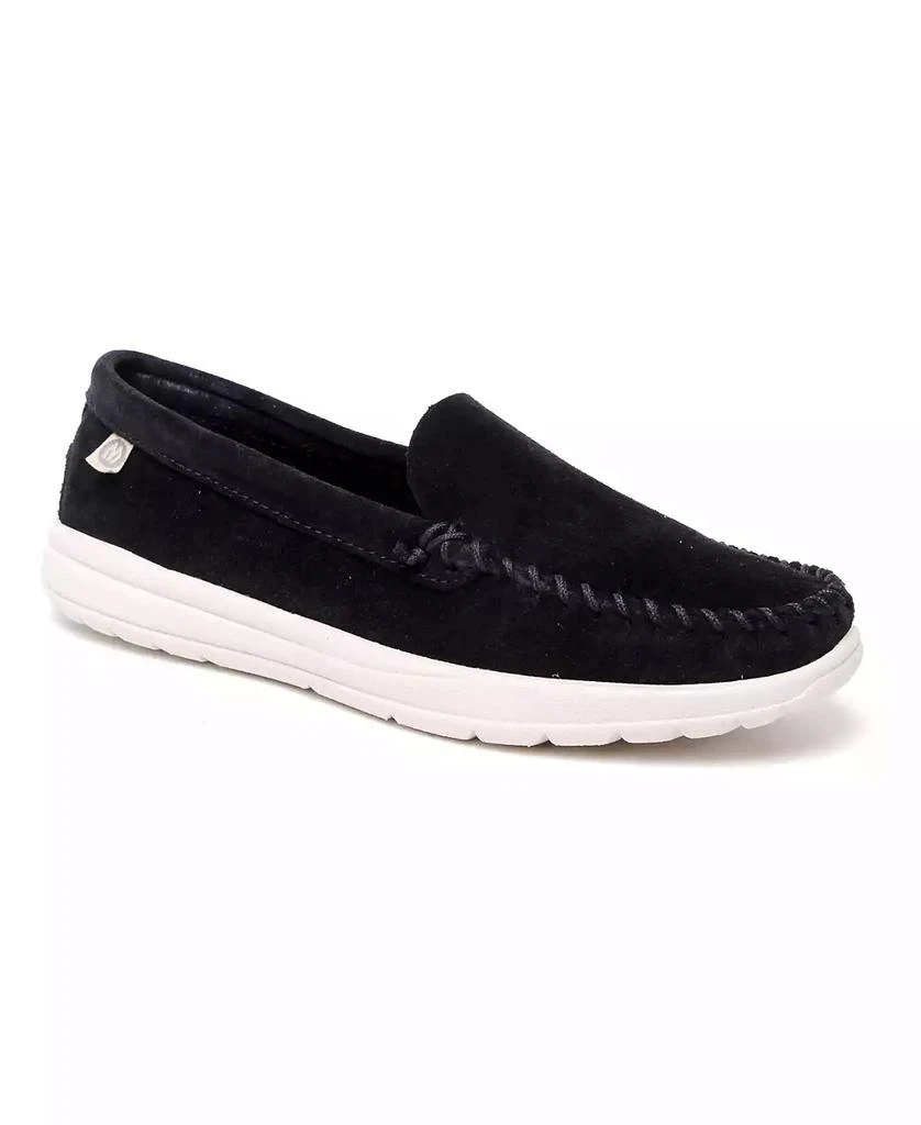 Minnetonka Women's Discover Classic Slip-on Moccasin Shoes 1