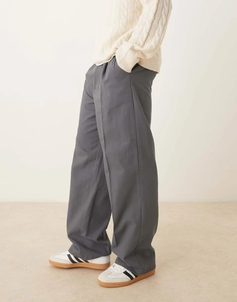 ASOS ASOS DESIGN wide leg trousers with pleat detailing in grey 1
