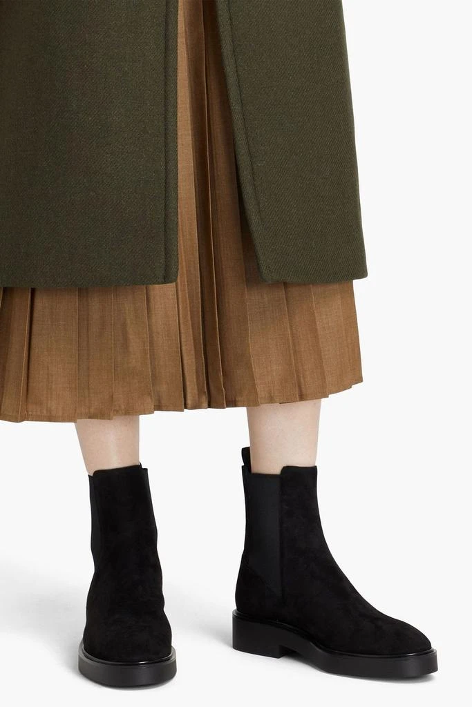 Stuart Weitzman Henley suede Chelsea boots 2