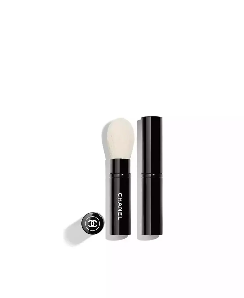 Chanel Retractable Highlighter Brush N°111