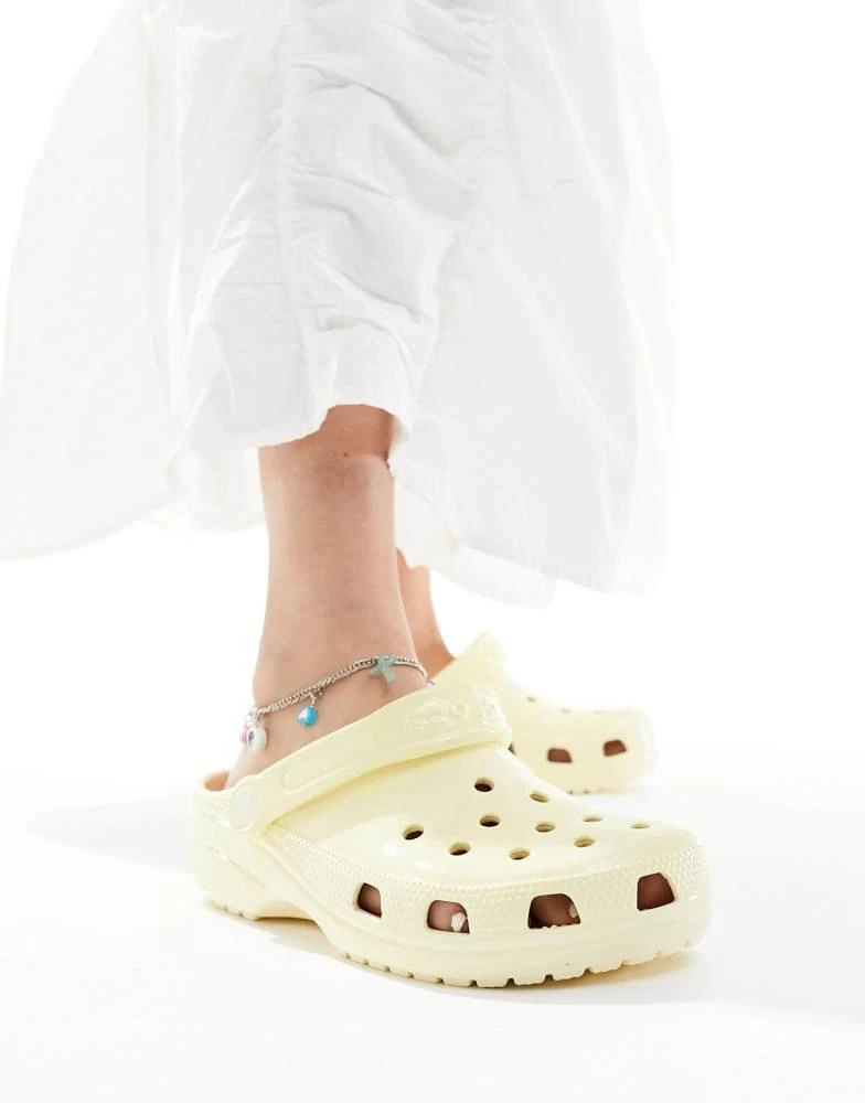 Crocs Crocs Classic Clogs In High Shine Buttercream 1