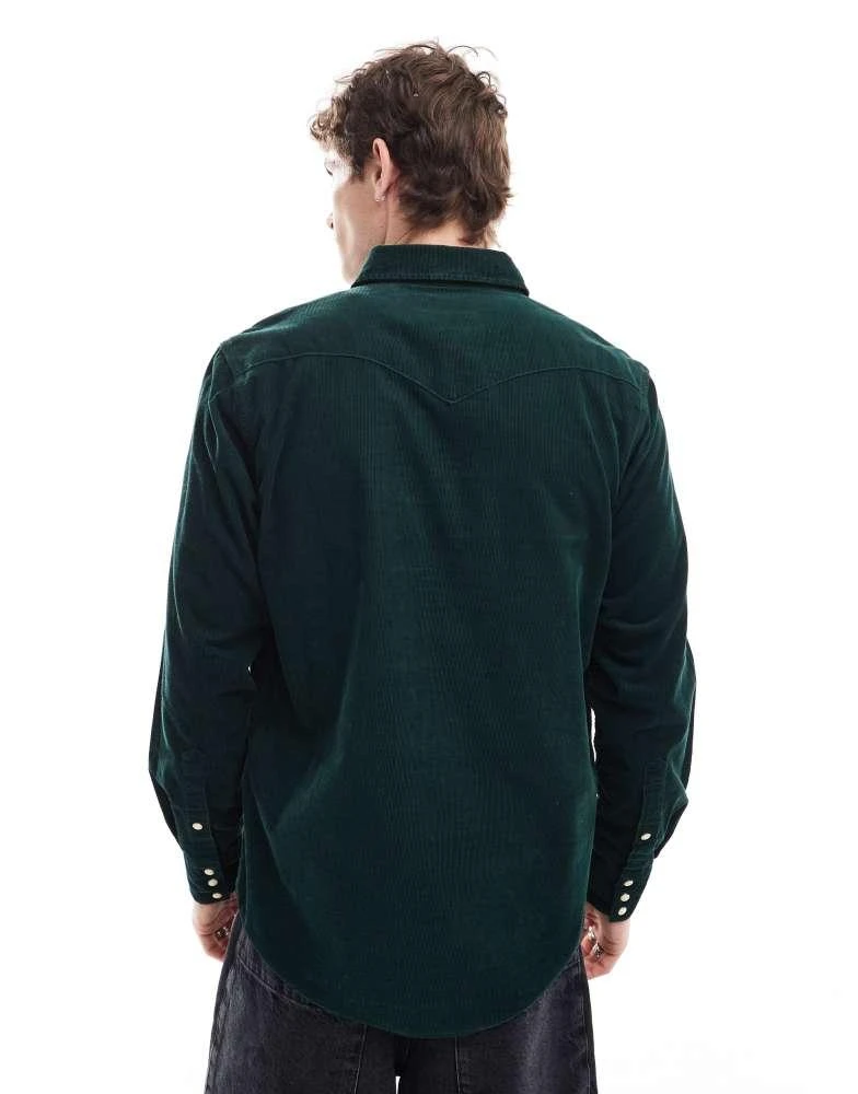 Wrangler Wrangler western 1 pocket cord shirt in dark green 3