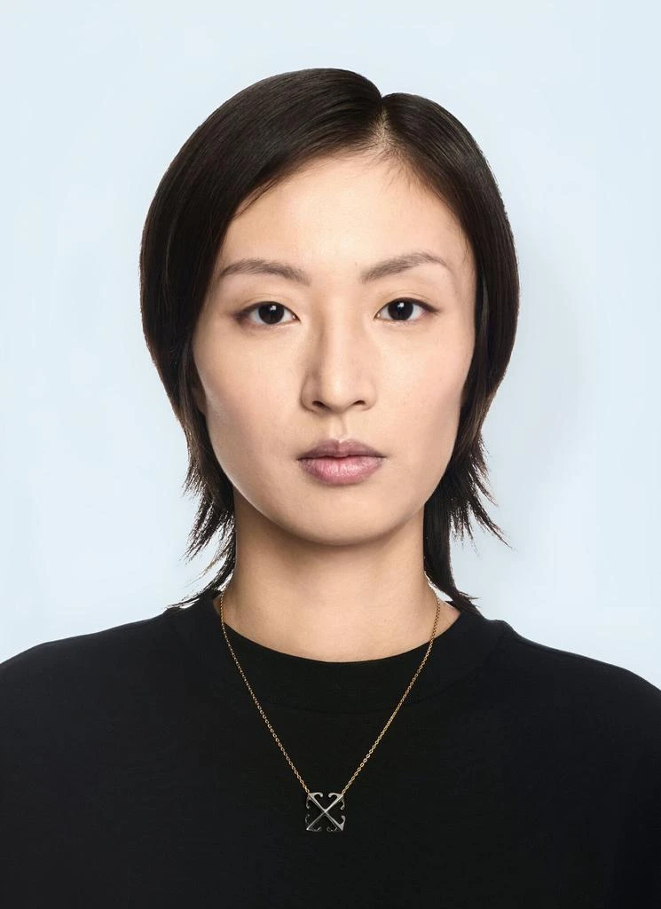 Off-White Arrow Pendant Necklace 2