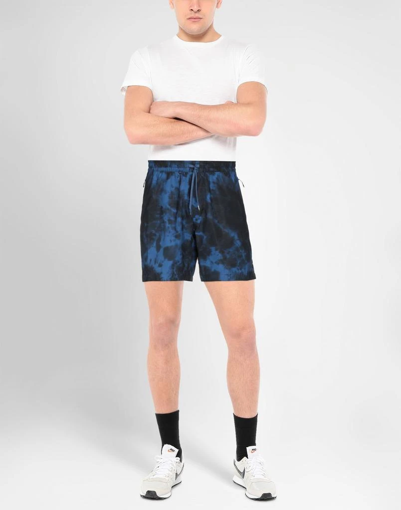 Vans Shorts & Bermuda 2